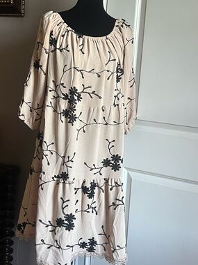 Relaxed Tiered Midi Dress in Beige with Black Floral Print
